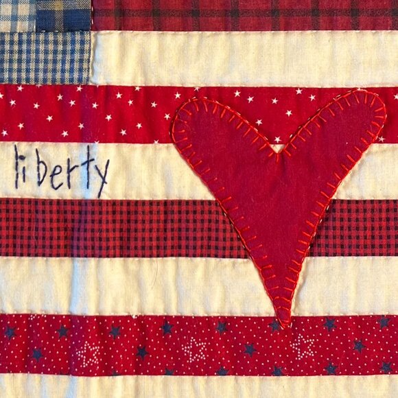 Hand Stitched Folk Art CHICKEN & USA FLAG Patchwork Appliqué Quilt Wall Hanging - Picture 5 of 10